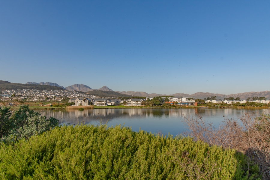 2 Bedroom Property for Sale in Somerset Lakes Western Cape